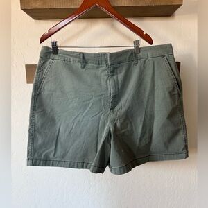 Anne Klein|Chino shorts in olive khaki tone,plus size 22•••NWT,summer staple